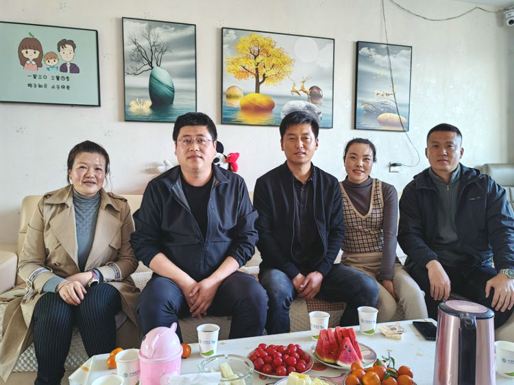 1683306457965.jpg 北方集團廣廈公司慰問(wèn)少數民族干部1_副本.jpg